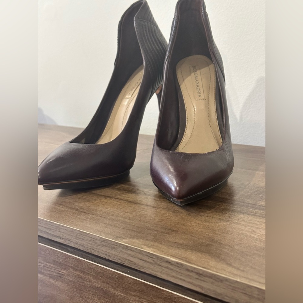 bcbgmaxazria heel burgundy high back.